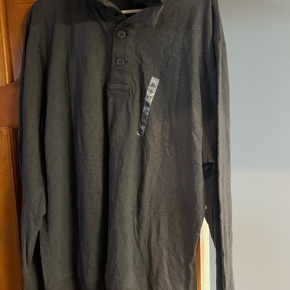 NWT old navy men’s long sleeve